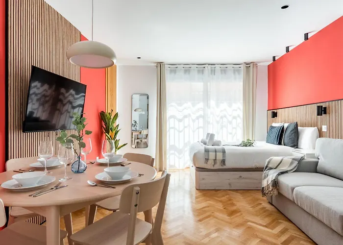 Cuatro Caminos Apartments